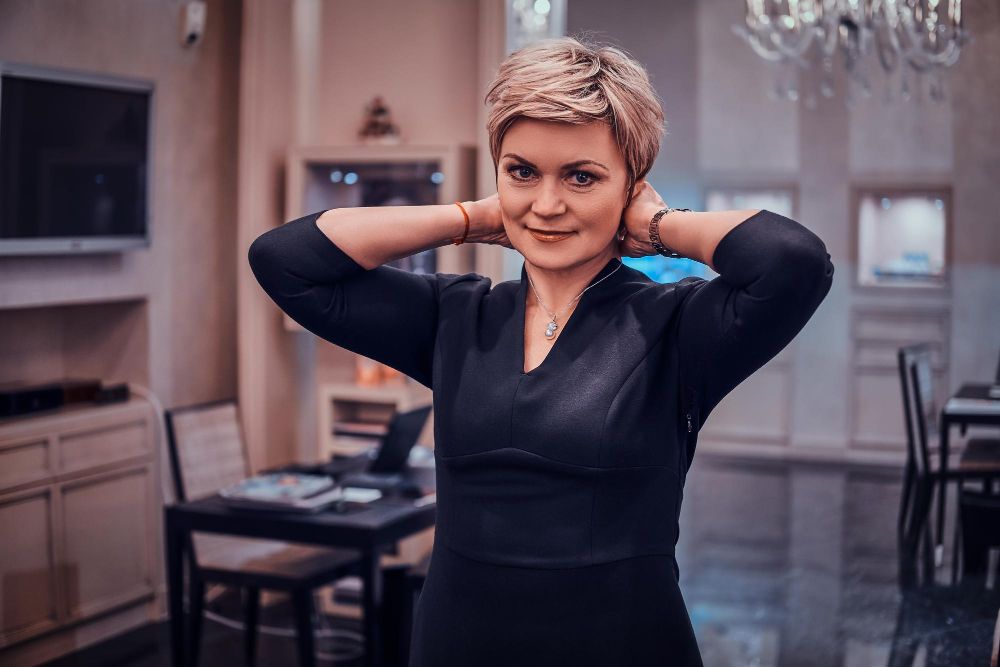 Damska fryzura odmładzająca krótka po 40