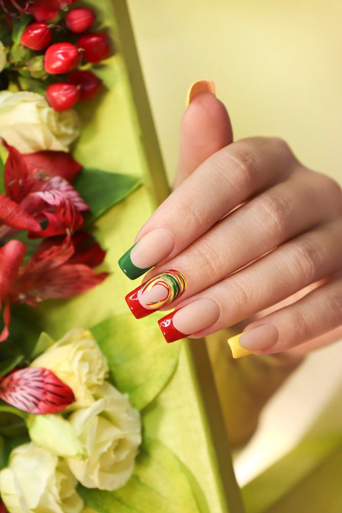 Kolorowe paznokcie french