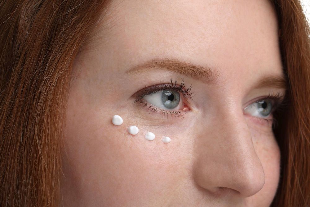 Krem pod oczy jak nakładać