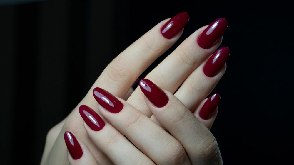 Ciemnoczerwone paznokcie inspiracje