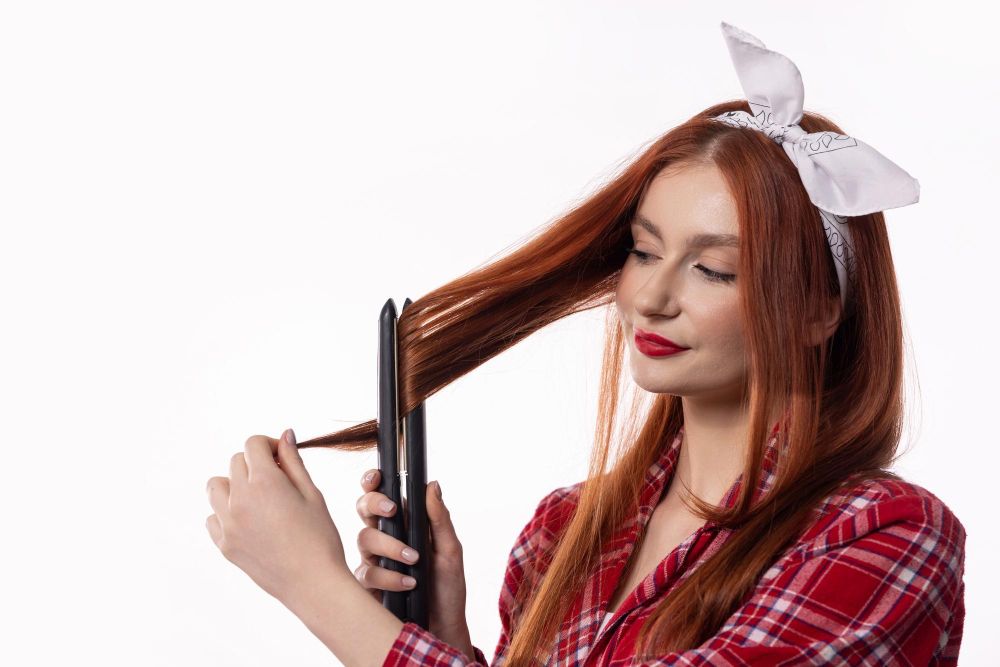 Kręcenie loków prostownicą