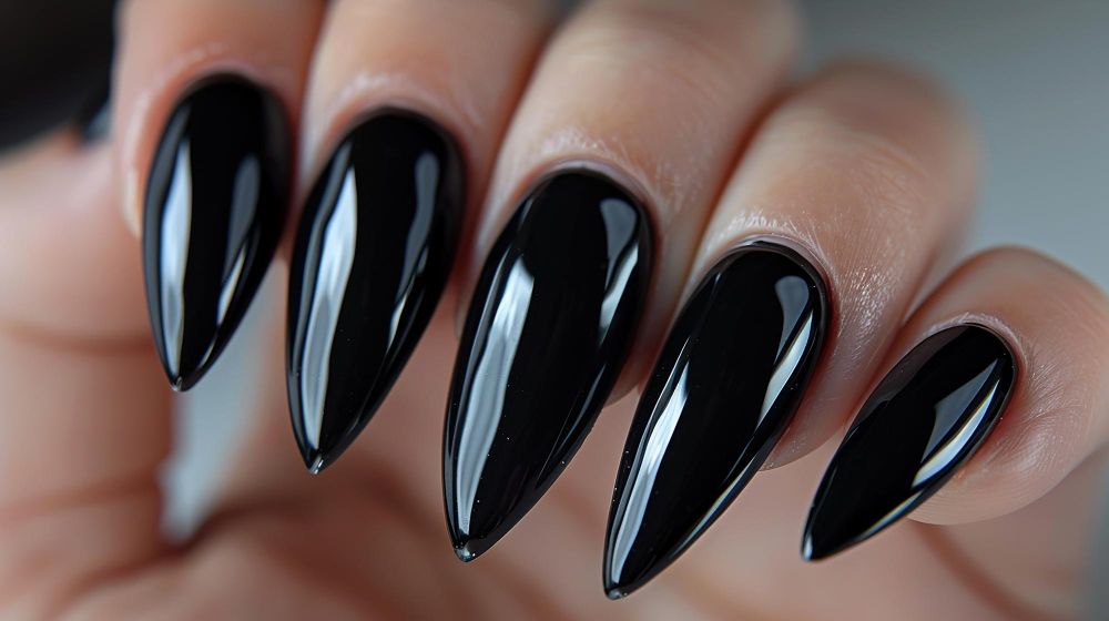 Paznokcie czarne inspiracje