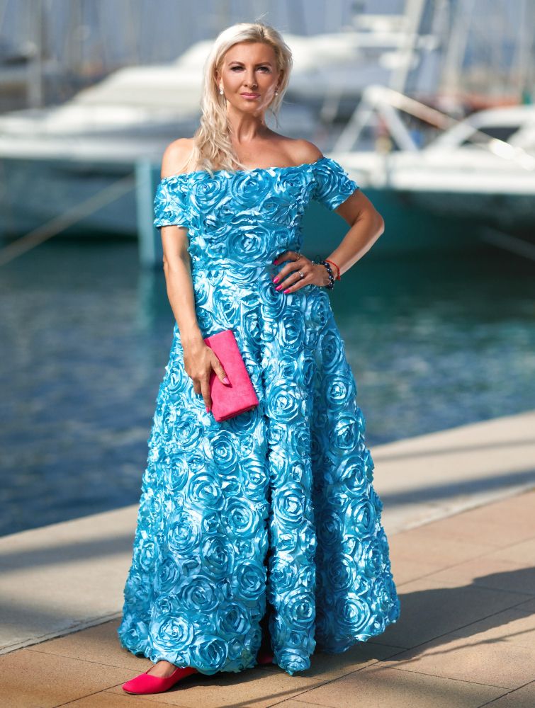 Sukienka dla kobiety po 50