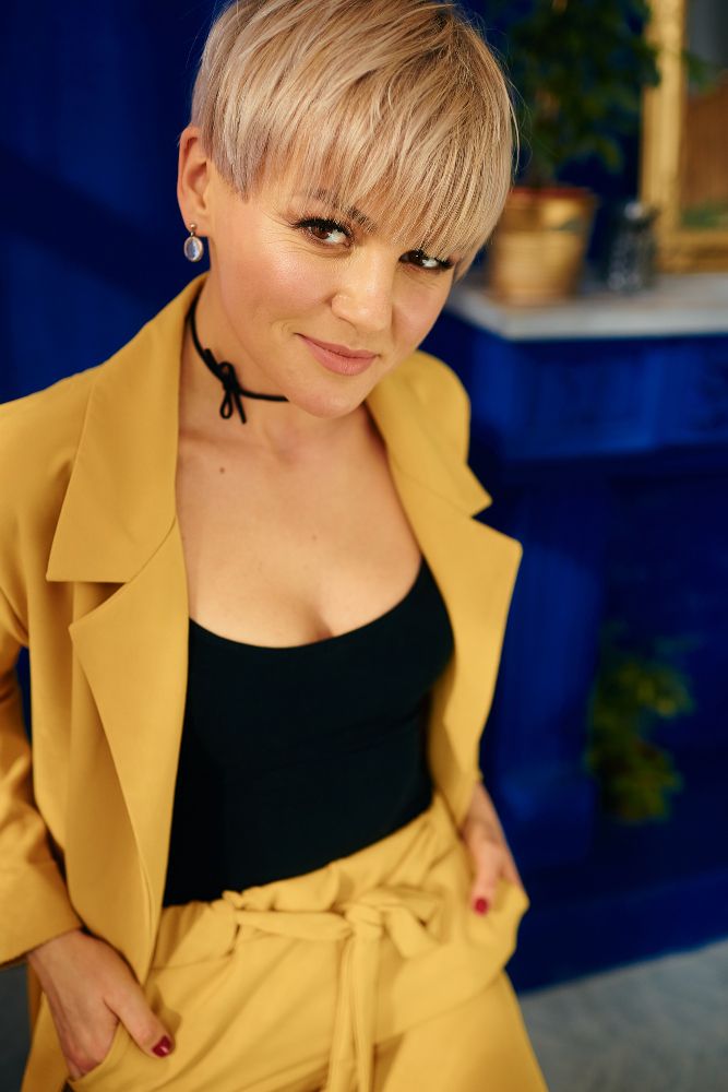 Krótka fryzura damska bez układania